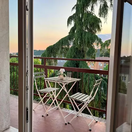 Cosy Penthouse Near The Hospital