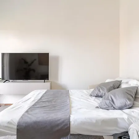 Cosy Penthouse Near The Hospital *