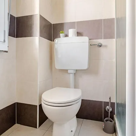 Cosy Penthouse Near The Hospital *