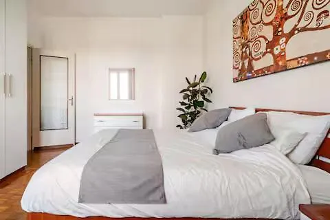 Cosy Penthouse Near The Hospital アパート ブレシア