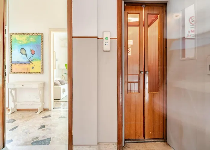 Cosy Penthouse Near The Hospital *