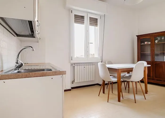 Cosy Penthouse Near The Hospital ブレシア