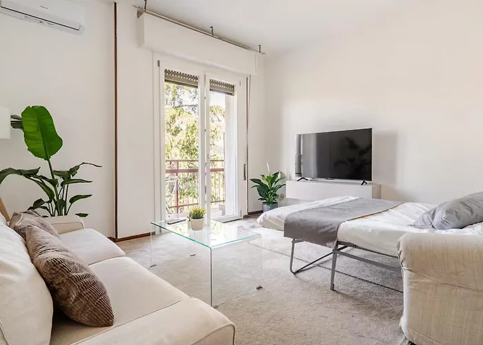 アパート Cosy Penthouse Near The Hospital *