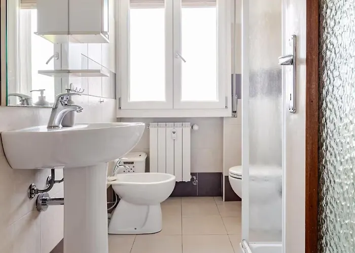 דירה Cosy Penthouse Near The Hospital *