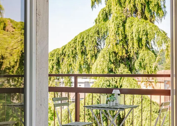 Cosy Penthouse Near The Hospital アパート ブレシア