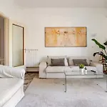 Cosy Penthouse Near The Hospital Lägenhet *